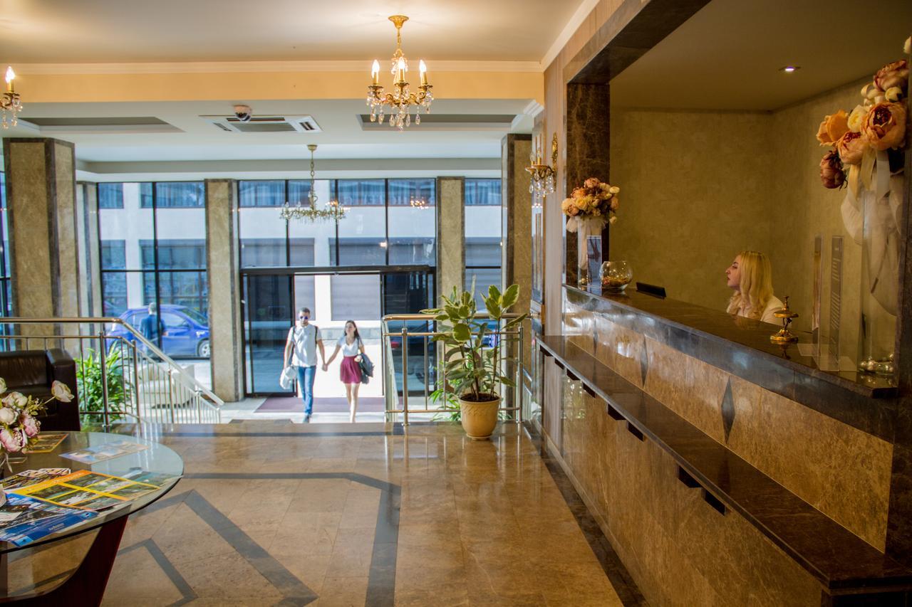 Grand Hotel Gagry Eksteriør bilde