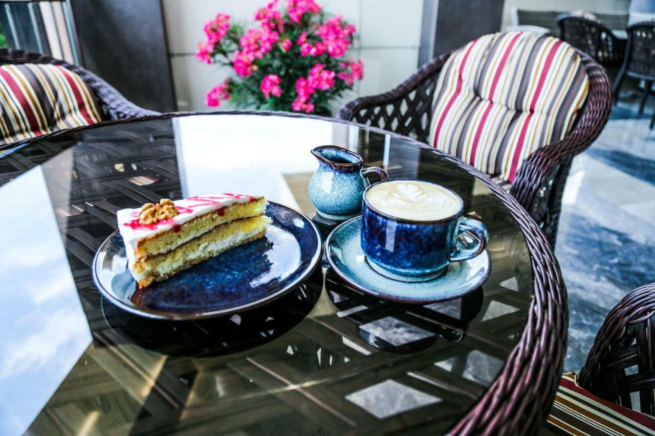 Grand Hotel Gagry Eksteriør bilde